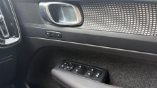 Volvo Xc40 2.0 B4P Plus Dark 5dr AWD Auto Petrol Estate